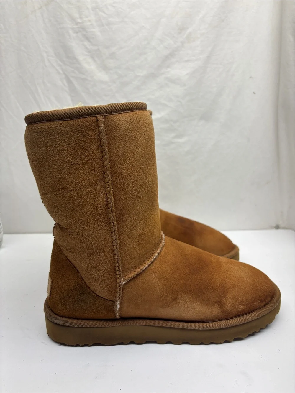 UGG Classic Short Boots, women’s size 8, box 76